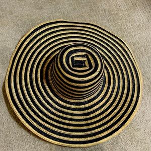 NWOT Black & Gold Nine West Floppy Sun Hat